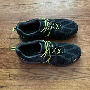 Men’s sneakers, speedo. Size 13. Used few times . In perfect condition